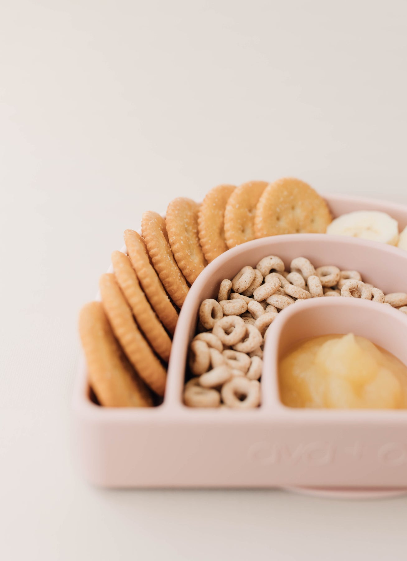 Ava + Oliver: Rainbow Plate | Guava Ava + Oliver: Rainbow Plate | Guava